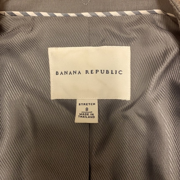 Banana Republic women’s wool blazer. Size 8 - Picture 5 of 6